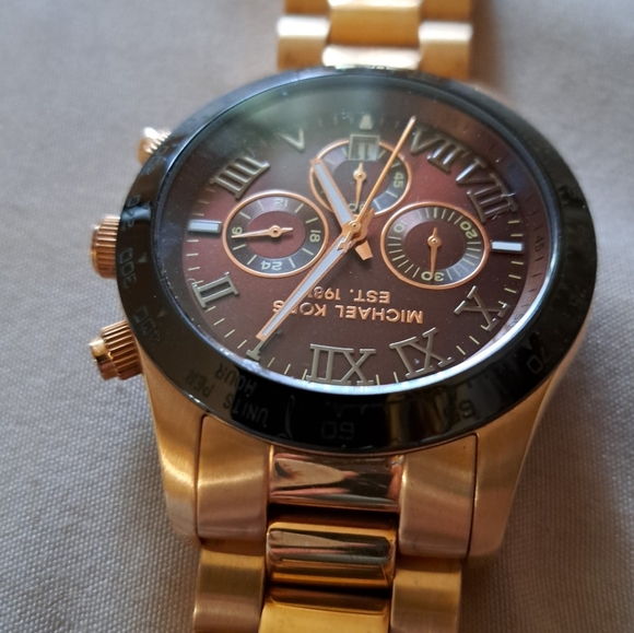 Michael Kor's Men's Watch, Rose Gold, Burgundy face - Picture 2 of 5